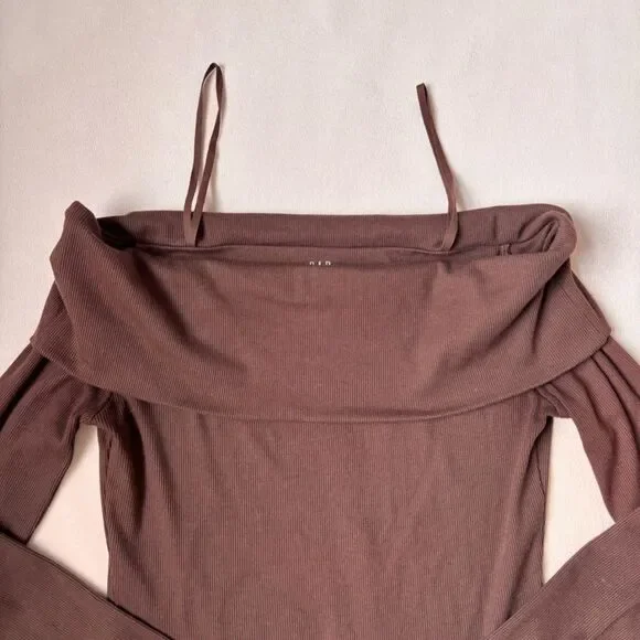 GAP off-the-shoulder fold-over top, Brown, size Small - Picture 3 of 5